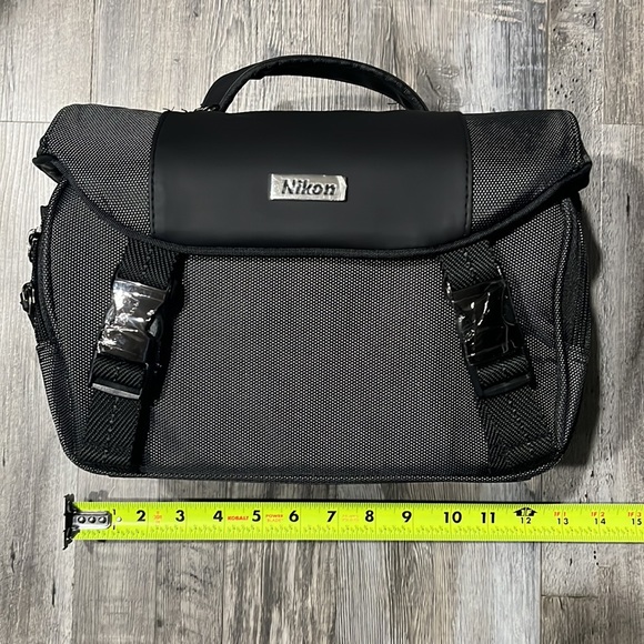 Nikon SLR Camera Bag - Picture 2 of 5